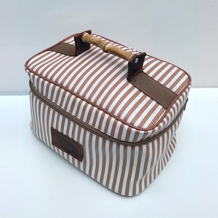 Bolsa termica com alça de bambu natural